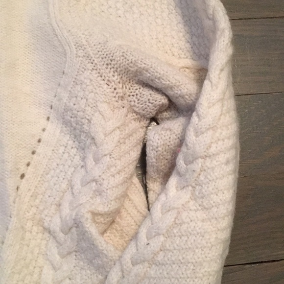 Perfect Fall Sweater! Cream with braided design - Picture 3 of 5
